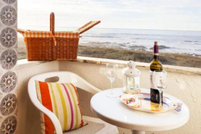 Charming house with balcony and sea view in Moledo